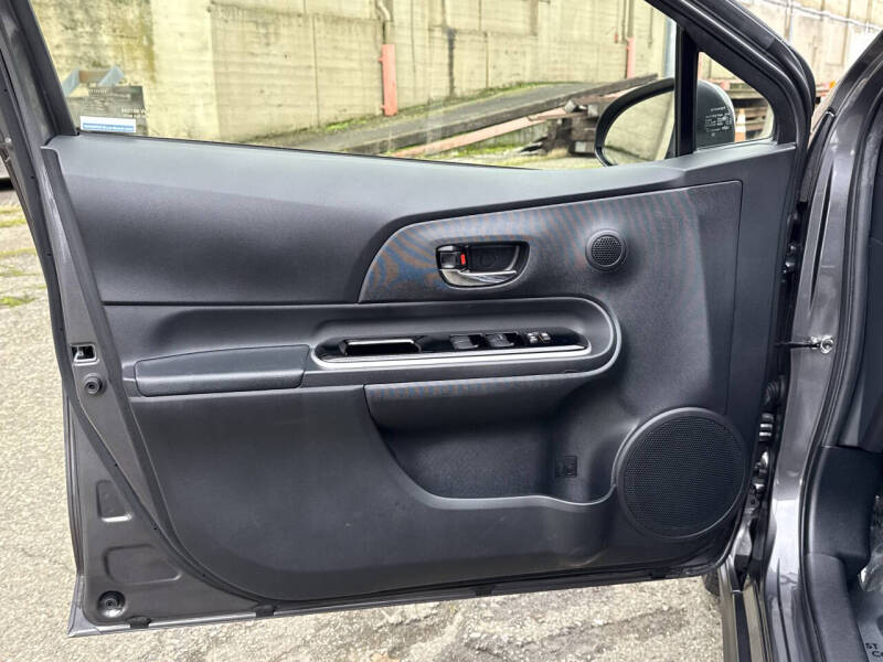 2018 Toyota Prius c Four