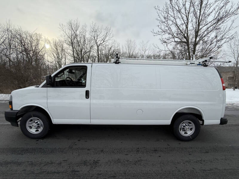 2025 Chevrolet Express 2500