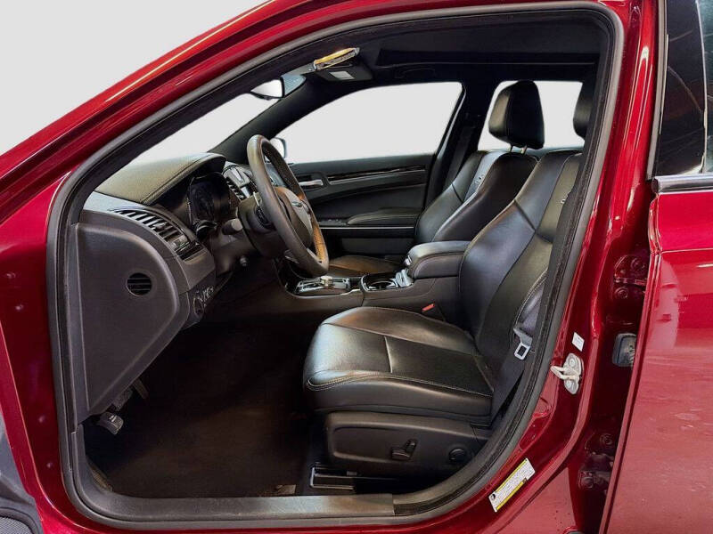 2023 Chrysler 300 S V8