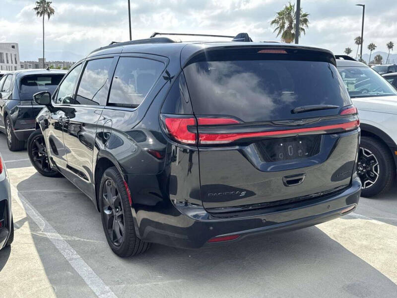 2025 Chrysler Pacifica Limited
