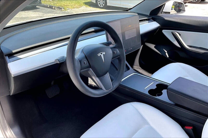 2021 Tesla Model 3 Standard Range Plus
