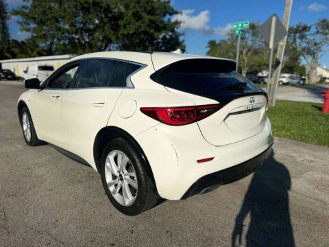2018 Infiniti QX30 Luxury