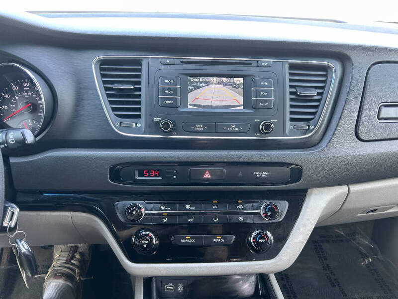 2016 Kia Sedona L