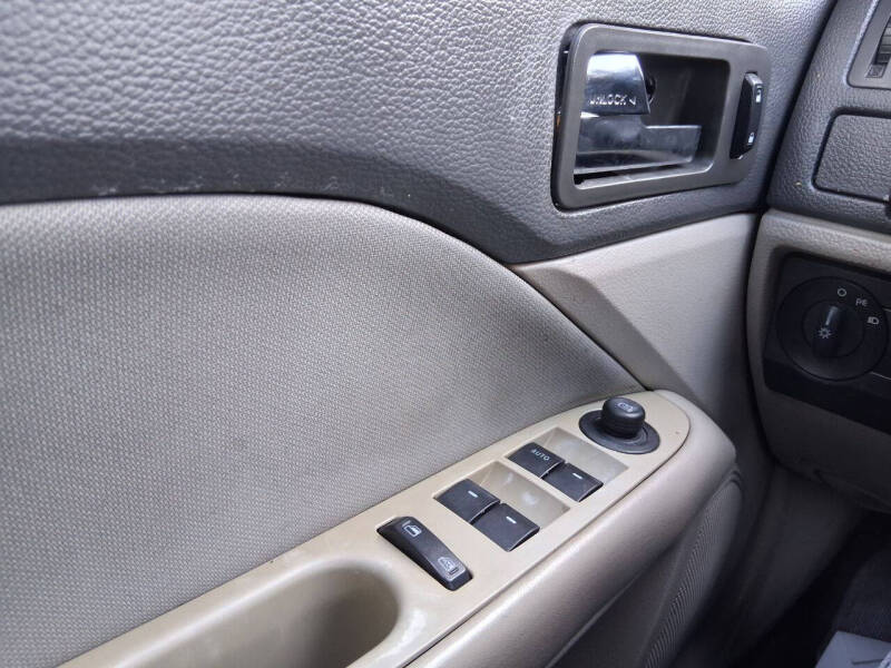 2010 Ford Fusion S
