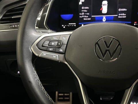 2023 Volkswagen Tiguan SE R-Line Black