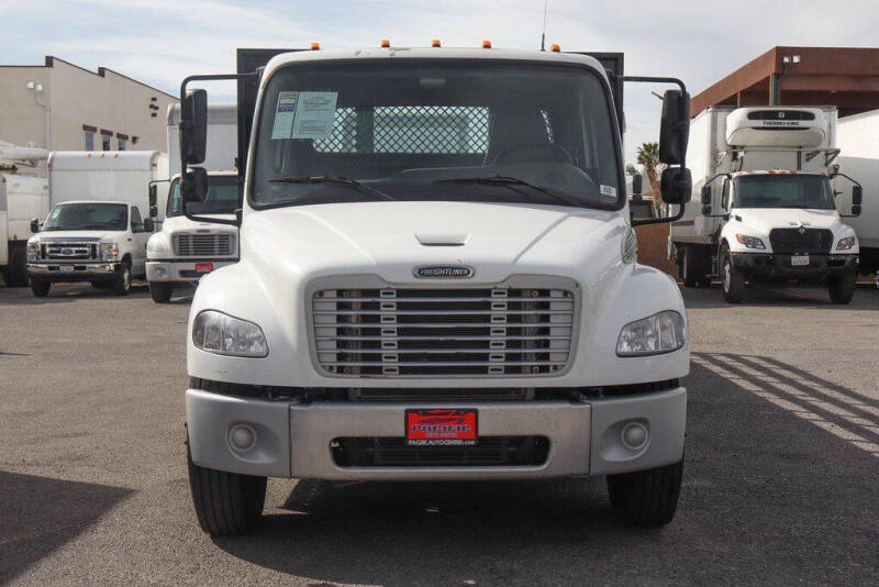 2019 Freightliner M2 106