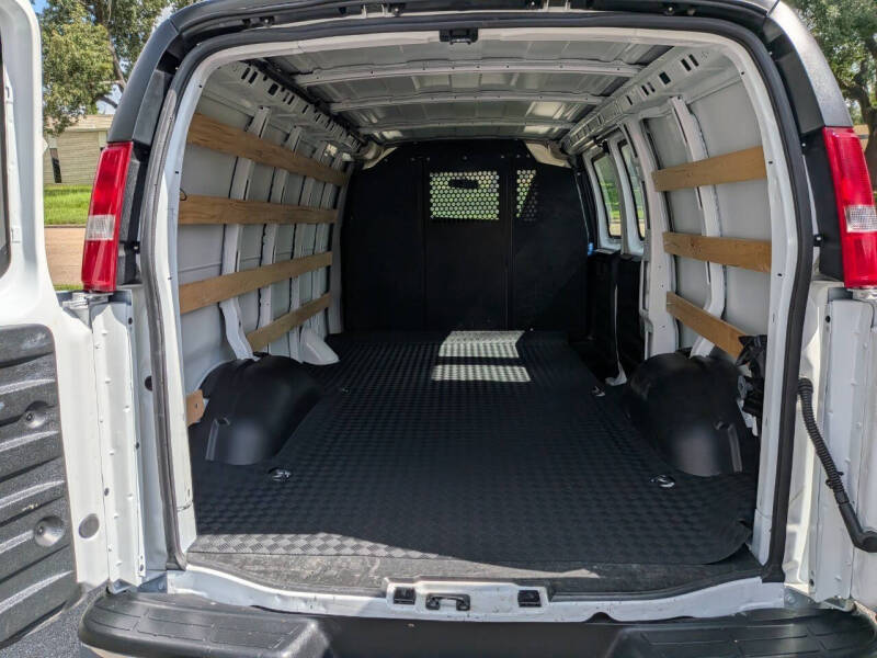 2025 Chevrolet Express 2500