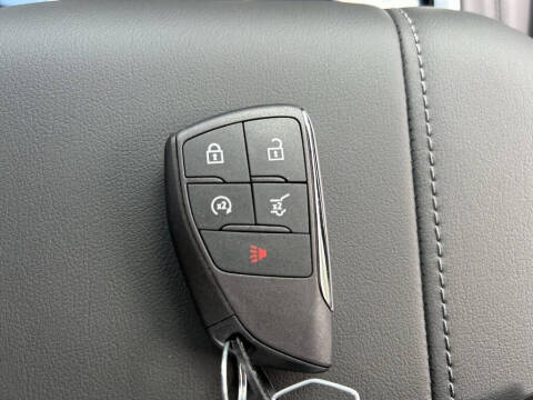 2025 Chevrolet Suburban LT