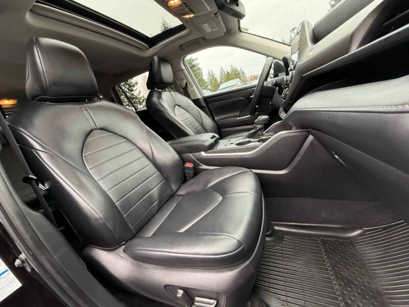 2022 Toyota Highlander Hybrid XLE