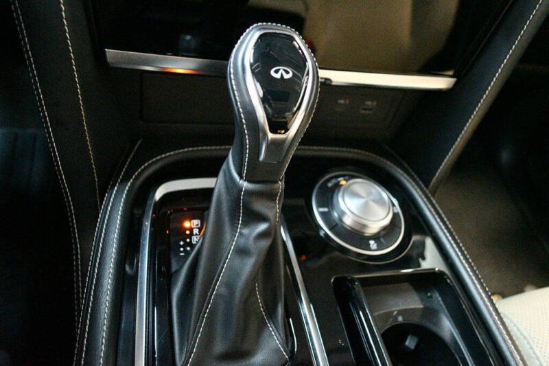 2023 Infiniti QX80 Premium Select