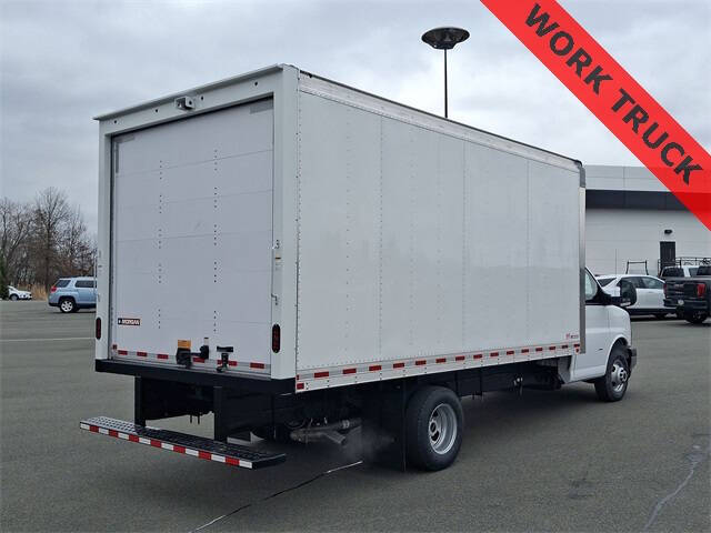 2025 GMC Savana 3500