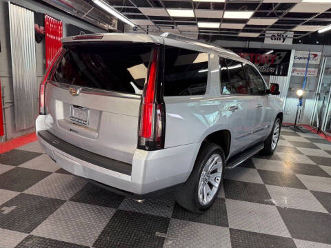 2019 Cadillac Escalade Luxury