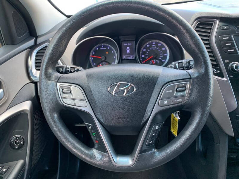 2016 Hyundai Santa Fe SE