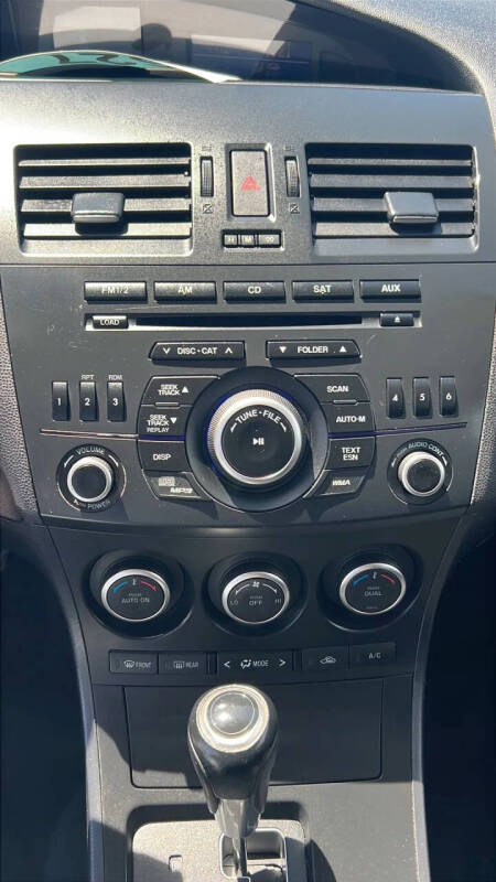 2013 Mazda MAZDA3 i Touring