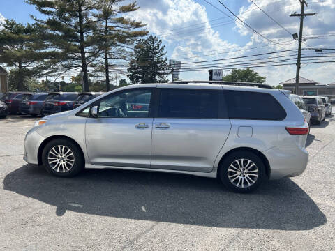 2019 Toyota Sienna XLE 8-Passenger