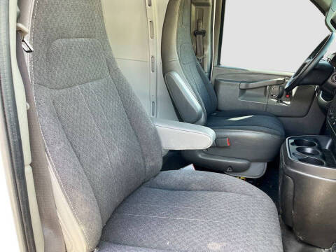 2024 Chevrolet Express 2500