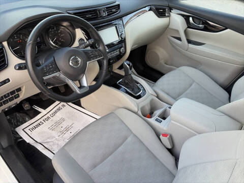 2022 Nissan Rogue Sport SV