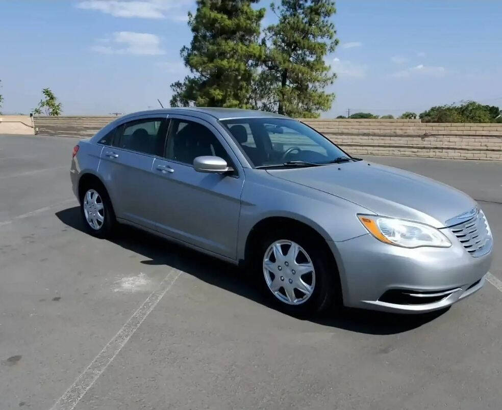 2012 Chrysler 200  - $6,900