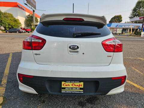 2016 Kia Rio 5-Door LX