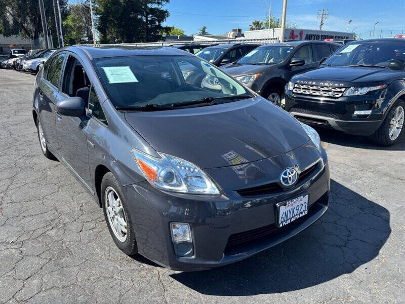 2010 Toyota Prius III