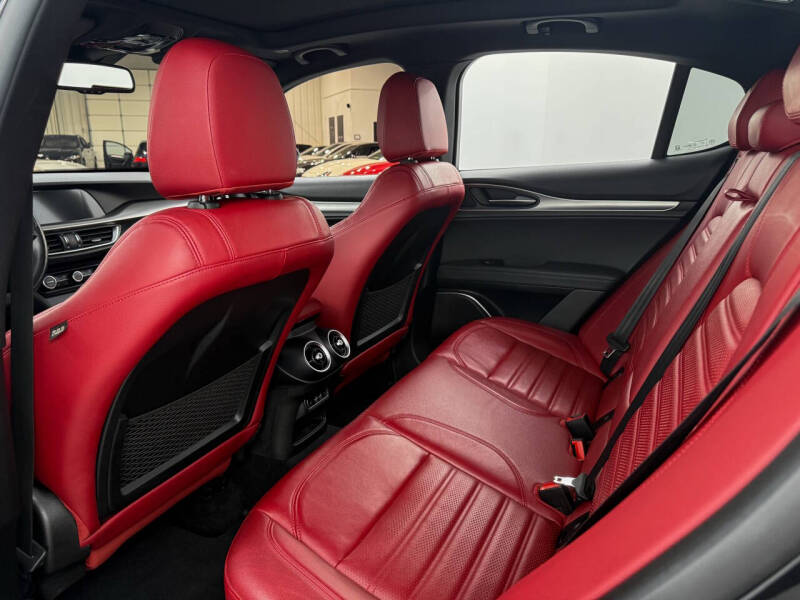 2022 Alfa Romeo Stelvio Veloce