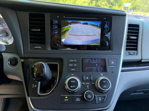 2015 Toyota Sienna