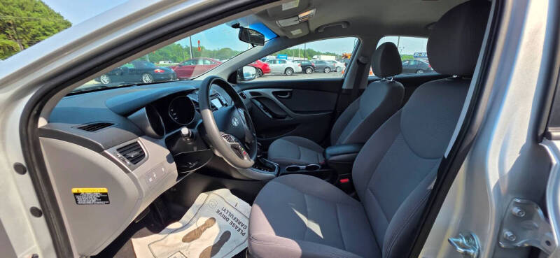 2015 Hyundai Elantra SE