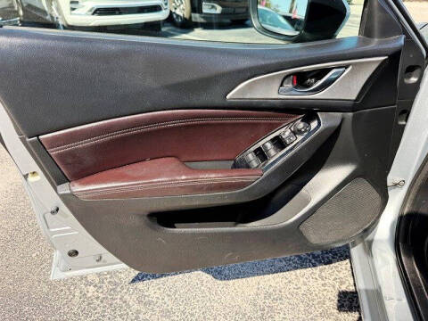 2018 Mazda MAZDA3 Touring