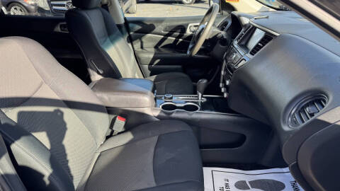 2019 Nissan Pathfinder S