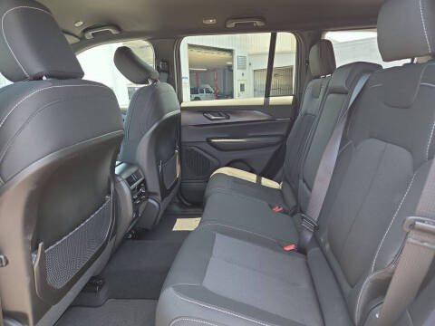 2026 Jeep Grand Cherokee Laredo