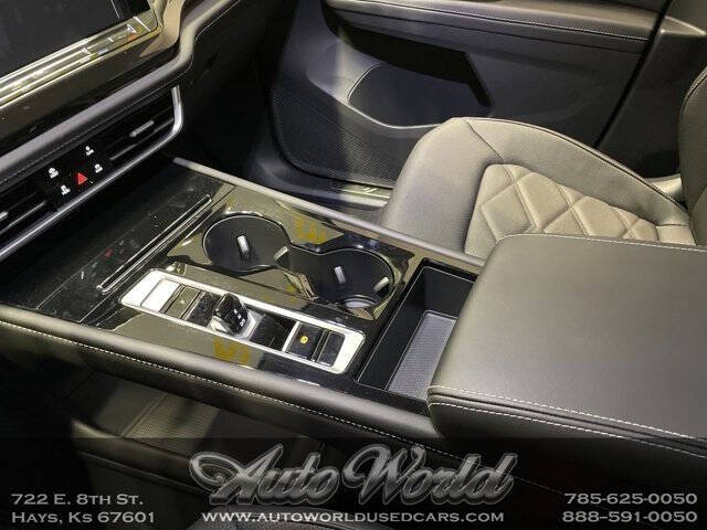 2025 Volkswagen Atlas SE