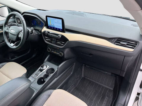 2022 Ford Escape Titanium