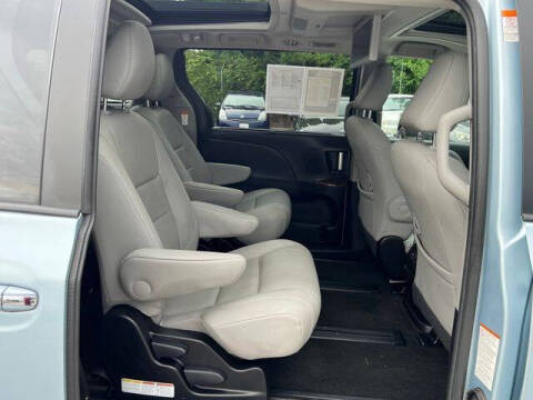 2017 Toyota Sienna Limited Premium 7-Passenger