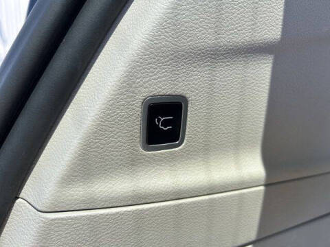 2023 Chrysler Pacifica Plug-In Hybrid Touring L