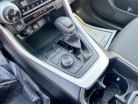 2022 Toyota RAV4 Hybrid LE