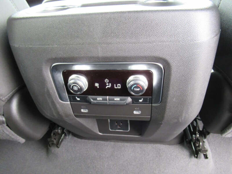 2024 GMC Yukon XL SLT