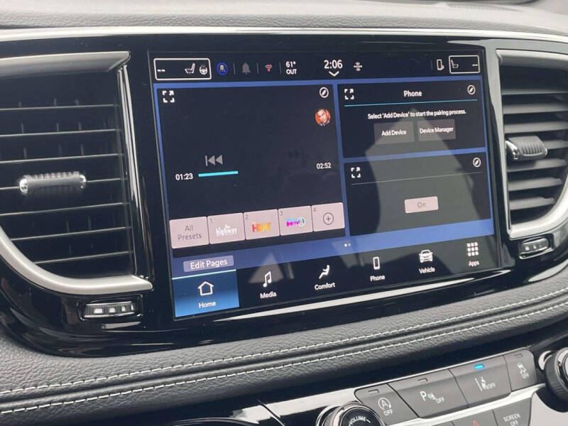 2026 Chrysler Pacifica Select