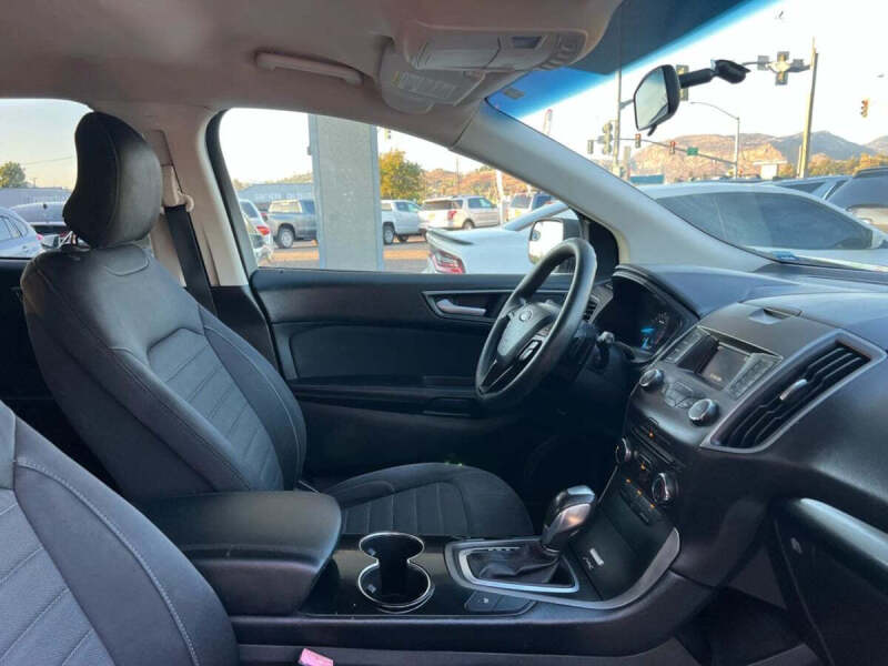 2017 Ford Edge SE