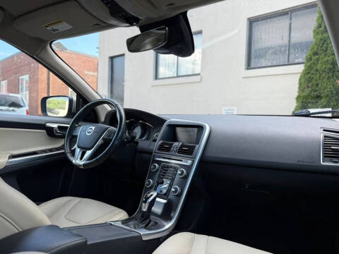 2016 Volvo XC60 T5 Premier
