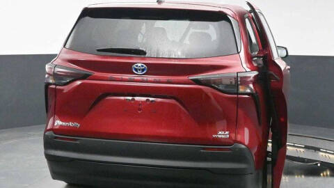 2024 Toyota Sienna XLE 7-Passenger
