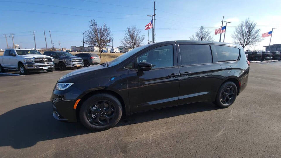 2024 Chrysler Pacifica Plug-In Hybrid for sale at Victoria Auto Sales in Victoria, MN