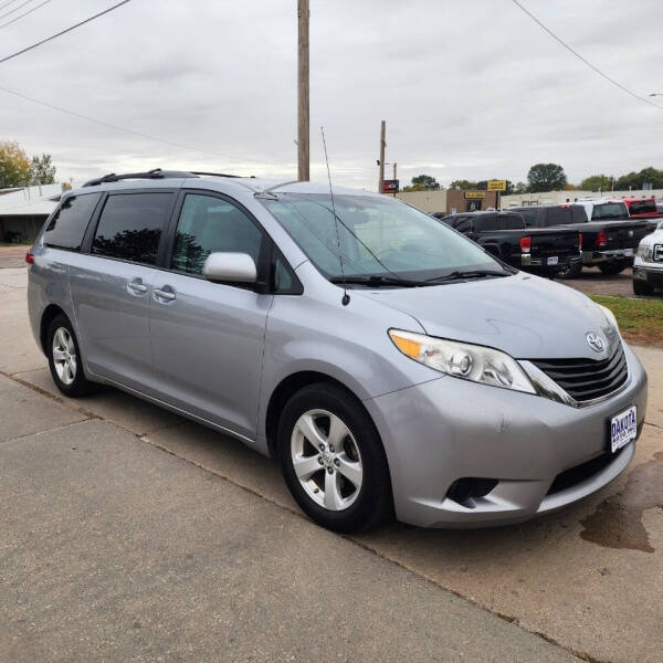 2013 Toyota Sienna LE 8-Passenger