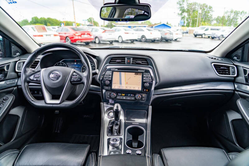 2020 Nissan Maxima Platinum