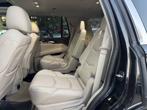 2017 Cadillac Escalade Luxury