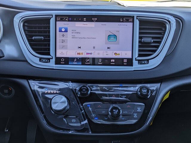 2026 Chrysler Voyager LX