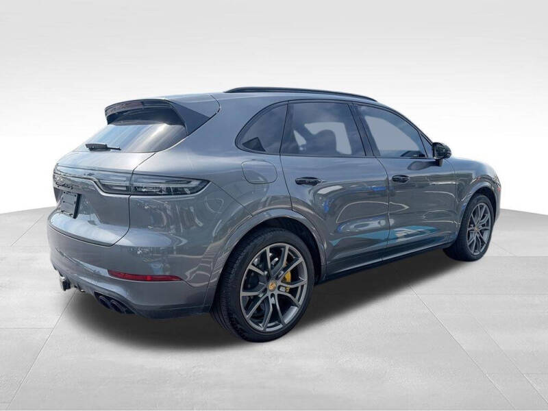 2021 Porsche Cayenne Turbo S E-Hybrid