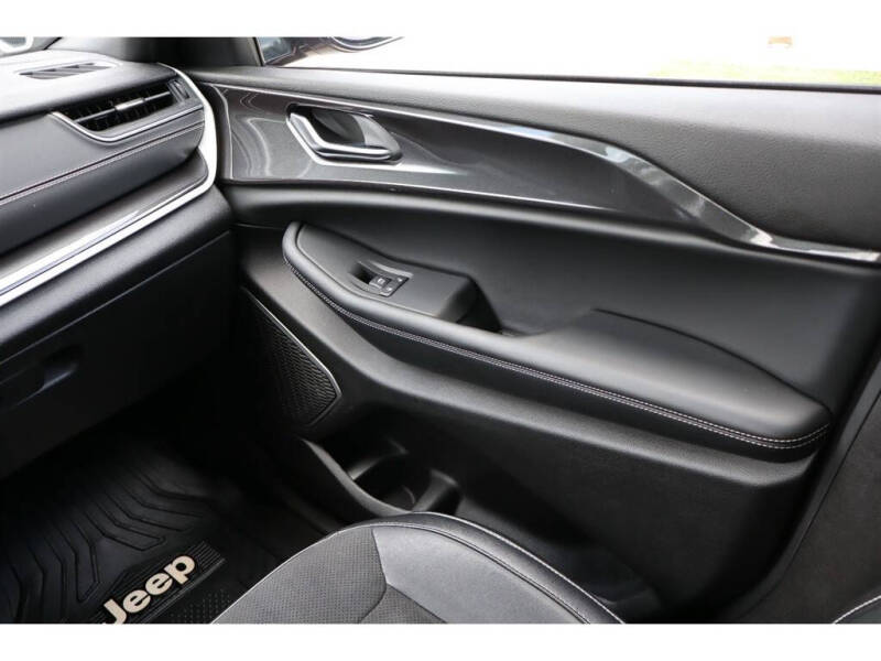2022 Jeep Grand Cherokee Laredo
