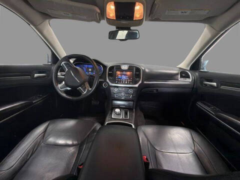 2016 Chrysler 300 Limited