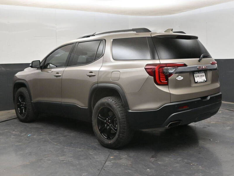 2023 GMC Acadia AT4