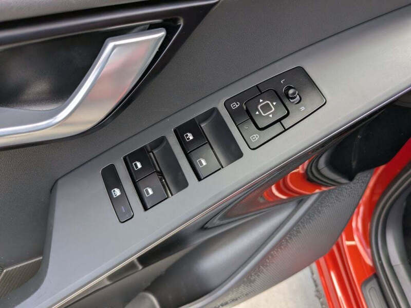 2023 Kia Niro Plug-In Hybrid EX